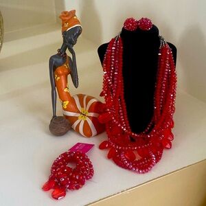 Sassy Jones necklace, preloved, in good condition. Smoke-free environment.